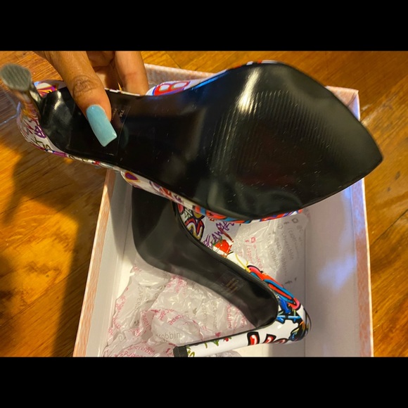 White/Graffiti Pointed Open-Toe Heels - Picture 3 of 6